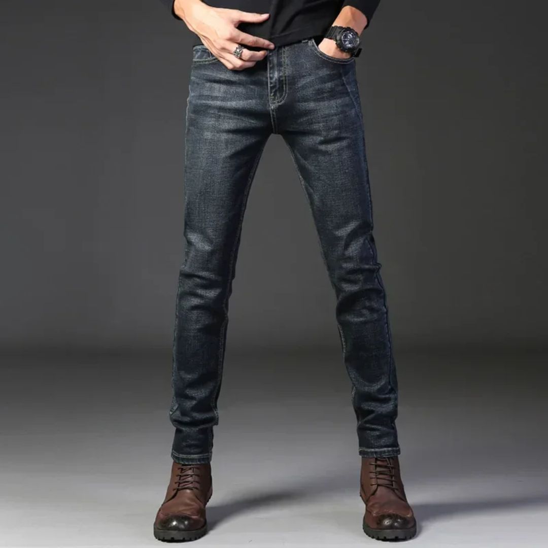 Slim Traveler Jean